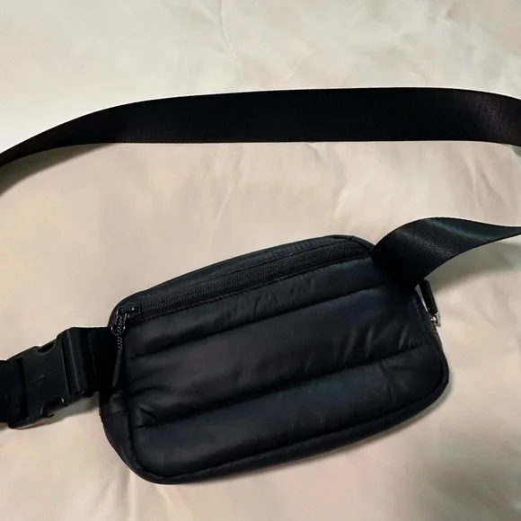 lululemon athletica Puffer Black Belt Bag - Picture 2 of 3